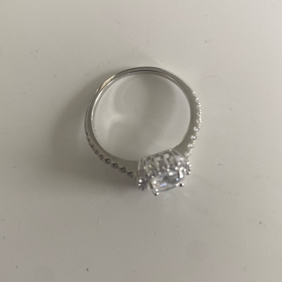 New Macy's  925S Silver Sparkling Ring size 8MM - Picture 1 of 5